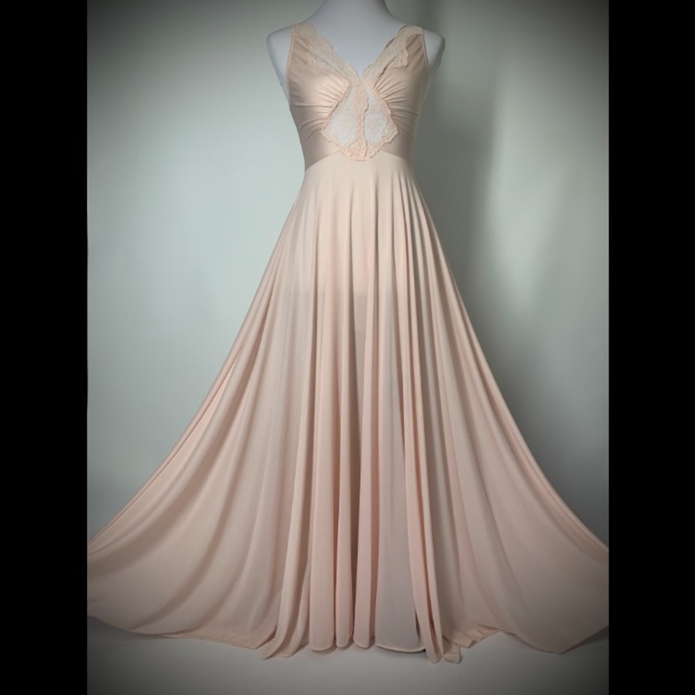 Vintage Olga Nightgown 9687 Blush Pink Bodysilk P/S
